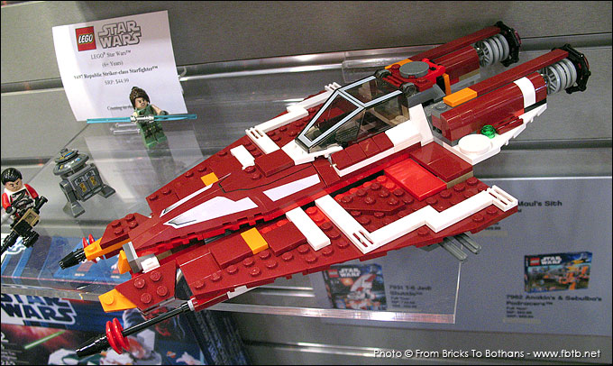 New York Toy Fair : Photo du set LEGO 9497 Republic Striker Starfighter